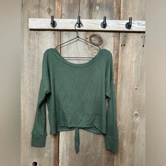 Abercrombie & Fitch Soft Wide Neck Tie Front Top in Green Size Medium - Picture 5 of 16
